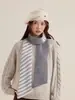 Bufanda Delgada de Punto Atmosférica con Rayas Blancas y Negras y Bloques de Color Rojo Coreano, Bufanda Cálida Versátil Estilo Japonés Retro para el Cuello