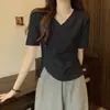 Camiseta de Algodão Puro com Decote V e Ombro Normal para Mulheres, Novo Design Slim-Fit Verão 2025, Estilo Nicho para Figuras Baixas, Blusa de Manga Curta