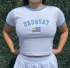 Estilo callejero europeo y americano, tendencias y casual, novedades de verano: un crop top elegante con diseño de bandera nacional bordada, perfecto para el uso diario