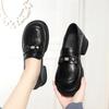 Una generación de zapatos impermeables de suela gruesa de suela blanda cabeza redonda tacón grueso británico otoño nuevo mocasines para mujer zapatos pequeños de cuero