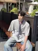 Camiseta Masculina de Manga Curta Estilo Coreano Verão Patchwork Xadrez Falso com Detalhes de Fita, Solta e Casual