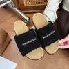 Chinelos peludos estilo Birkenstock de sola reta da moda para mulheres, 2026 novo outono e inverno super populares chinelos deslizantes de pelúcia versáteis