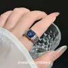 Anel Quadrado de Diamante Azul Estilo Vintage, Fashion, Exquisito, Criativo, com uma Vibe Cool e Elegante, Versátil e Tendência