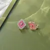 Moda Vintage Brati Aretes de Fritillaria Blanca Natural Hierba de Cuatro Hojas Hebilla de Oreja de Cruz para Mujer Accesorios Estilo Buchia