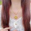 Collar de acero de titanio con diseño de amor transfronterizo para mujer, joyería ligera, de lujo, combinable y de alta gama que no se decolora.