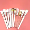 Venta al por mayor del fabricante Cepillo Facial Plano para Mascarilla con Mango de Plástico Blanco, Cerdas Suaves, Cepillo Grande de Silicona, Brocha para Base de Maquillaje, Brocha de Maquillaje para Belleza