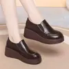Outono 2026 Nova Plataforma Sapatos Femininos Slip-on Antiderrapante Solado Macio Casuais Couro Sapatos Pequenos Aumentadores de Altura Loafers