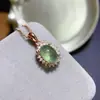 Pendente Vintage de Luxo Leve Pedra de Uva Prata S925 para Mulheres Cor Verde Cristal Colar Clavícula Pingente Atacado