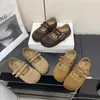 Sapatos Mary Jane vintage de camurça estilo francês, novos para a primavera de 2025, versáteis, bico redondo, fivela dupla, estilo Birkenstock, sapatos casuais
