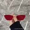 Gafas de sol triangulares elegantes, novedad transfronteriza, Amazon, diseño de montura cuadrada pequeña, sentido del diseño, gafas de sol metálicas para hombre y mujer, gafas de pasarela