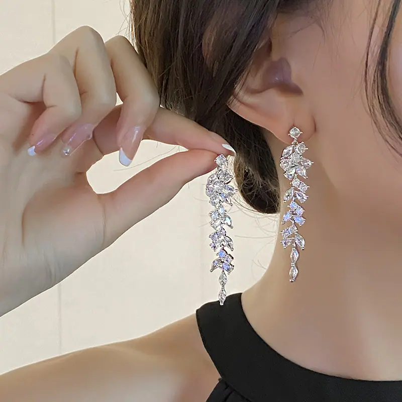 轻奢锆石流苏耳环女小众设计独特高级感耳饰坠2025年新款爆款