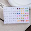 Combinación de Set de Aretes Mini Flor de Celebridad de Internet: 36 Pares de Pendientes de Flor de Diamante Coloridos, 50 Pares de Pendientes Simples de Punto Geométrico de Diamante