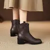 Botas curtas estilo britânico Chelsea com salto grosso de 5,5 cm, novo modelo outono e inverno 2026, zíper traseiro, botas Martin casuais estilosas