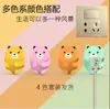 Urso de pelúcia abraçando desenho animado gancho fixo de tomada livre gancho forte sem costura para pendurar na parede da cozinha suporte de armazenamento de fio de plugue