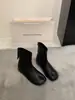 Novas botas curtas de outono e inverno estilo Hepburn com bico dividido e zíper traseiro, de ajuste justo, na moda e versáteis, com salto baixo, para mulheres