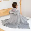 Manta de felpa con capucha para mujer, tipo chal, ideal para el aire acondicionado, ideal para el almuerzo o la siesta en la oficina.