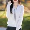 Otoño 2026 Nuevo Estilo Lana Fina Prendas de Punto para Mujer Suéter Pulóver de Cuello en V Tachonado con Pedrería Camisa de Manga Larga Base