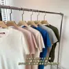 100% lã, modelagem que afina e valoriza, macio e amigo da pele, versão ajustada, simples e jovial, blusa de tricô de manga curta com gola redonda D0901Y