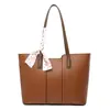 Bolsa Tote Grande Capacidade Nova 2025, Bolsa de Ombro Moderna e Estilosa, Bolsa de Braço Versátil de Nicho, Bolsa de Mão