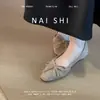 Otoño 2026 Nuevo Estilo Zapatos de Salón de Boca Baja con Lazo Versátiles Estilo Hada Zapatos de Tacón Bajo Modernos Zapatos de Mujer Zapatos de Tacón Bajo para Eventos con Temperamento