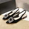 Elegantes sandalias de tacón alto cerradas estilo francés, zapatos de hada de moda para uso en exteriores, nuevos zapatos de tacón de punta con pedrería para verano 2023