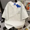 Nova Camiseta de Manga Curta com Estampa de Cachorro Estilo Americano para Mulheres, Conjunto de Duas Peças de Verão Cinza Claro Versátil com Patchwork