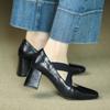 Sapatos Mary Jane Retrô Franceses para Mulheres 2026 Nova Primavera Bico Quadrado Salto Grosso Tira Elástica Cruzada Sapatos de Salto Único para Mulheres