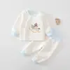 Conjunto de pijama de morango para bebê com dois conjuntos, conjunto de roupas de outono para bebê 100% algodão Classe A, segunda pele infantil