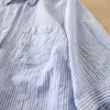 Camisa de Verano 2026 Nueva Elegante de Rayas Azules y Blancas con Cuello de Solapa, de Botones, Manga Corta para Mujer, Corte Ajustado y Versátil