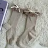 Calcetines Hechos a Mano de Encaje Dulce Otoño Invierno Lana de Oveja Cálidos Rayas Verticales Lazo Lateral Calcetines Acumulados a Media Pantorrilla Calcetines Cortos para Niñas