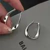 Pendientes Mobius de Venta Caliente Transfronterizos Europeos y Americanos Hebilla de Oreja Ovalada Pendientes de Aro Lisos Nuevos Estilo Fresco de Nicho