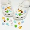 Novos charms para tamancos de ursinho de pelúcia, resina de desenho animado, versáteis e fofos, acessórios decorativos DIY, fivelas decorativas removíveis