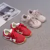 Zapatos casuales de moda y versátiles para niñas, nueva colección primavera/verano 2026, zapatos infantiles de suela blanda estilo Forrest Gump, cómodos y elegantes para niños mayores