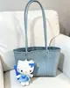 Misma Fuente que una Marca Cierta ~ Bolso de Hombro Individual Tejido a Mano con Asa Larga para Mujer, Nuevo Bolso Tejido de Gran Capacidad para el Verano