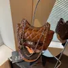 2026 Nuevo Bolso de Hombro Cruzado Versátil de Alta Gama Estilo Coreano Nicho para Mujer, Cadena con Patrón de Diamantes Moda para Viajes al Trabajo Bolso Bajo el Brazo