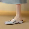 Zapatos de verano para mujer 2026 con moño retro medio abiertos, calzado exterior, talla pequeña, nuevas sandalias de plataforma plateadas, tacón grueso, zapatos tipo mula de talla grande