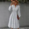 Otoño e invierno 2022 Vestido nuevo de costuras a rayas temperamento jersey de oficina cintura alta gasa falda larga damas