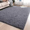 Venta al por mayor del fabricante Alfombra de terciopelo PV de lana de seda engrosada Sala de estar Alfombra de pelo largo para dormitorio junto a la cama Alfombrilla cálida para el suelo Ventaja de precio por cantidad grande