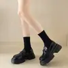 Sapatos femininos de couro com sola grossa estilo Hong Kong 2026 primavera couro genuíno retrô estilo britânico que aumentam a altura mocassins JK sapatos de calçar