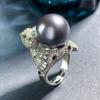 Joyería Zhuang Shengsheng con base de cobre, chapada en oro, cuentas de concha de agua dulce, lleno de diamantes con leopardo, elegante anillo de perlas de lujo, joyería