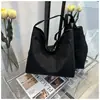 Bolso de Hombro Grande de Alta Capacidad para el Día a Día, Bolso de Hombro Simple y Versátil, Para Viajes de Clase, Bolso Grande Moderno y de Alta Gama