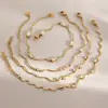 Pulseira de Aço Inoxidável Estilo Europeu Luxo Leve Nicho Banhada Cor Dourada 18K Pulseira de Corrente com Elo de Haste Ondulada Colorfast para Mulheres Atacado