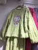 Pijama de Felpa de Coral con Gato de Dibujos Animados para Mujer 2025 Invierno Nuevo Set Grueso con Terciopelo Ropa de Casa Cálida de Invierno Manga Larga