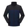 Ropa de trabajo a medida para invierno, forrada de polar, con bloques de color, cortavientos e impermeable, incluyendo diseños impresos, para hombres y mujeres, disponible para venta al por mayor como uniformes de equipo o chaquetas de trabajo.
