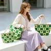 Bolsas de mano de nylon verde estilo tejido, disponibles con impresión de logotipo personalizado, adecuadas para tiendas de ropa, negocios y publicidad corporativa