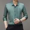 Camisa casual de manga larga para hombre, nueva de primavera 2023, color liso, elástica, moderna, a la moda, una pieza, entrega