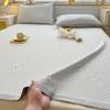 Juego de tres piezas de falda de cama tipo alfombrilla de seda de hielo clase a estilo princesa ins encaje lavable a máquina antideslizante sensación refrescante falda de cama guisantes individual enfriamiento