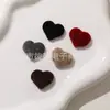Exquisitos Otoño e Invierno Sencillos Botones de Corazón con Purpurina Fina de Terciopelo Accesorios Botones para Bolsos DIY Accesorios para Fundas de Teléfono Móvil Ropa Venta al por Mayor