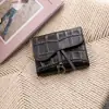 Billetera de Piel Genuina para Mujer, Estilo Corto, Nueva Moda 2026, Piel de Vaca con Patrón de Cocodrilo, Compacta, Ranuras para Tarjetas al 70% de Descuento, Billetera Ultradelgada