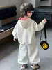 Conjunto de chapéu xadrez para meninos para primavera e outono, conjunto esportivo infantil de duas peças estilo coreano, estiloso e legal para crianças, qualidade de exportação
